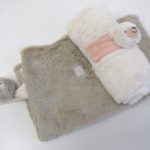 Kocyk z serii niedźwiadki (kolor beż)